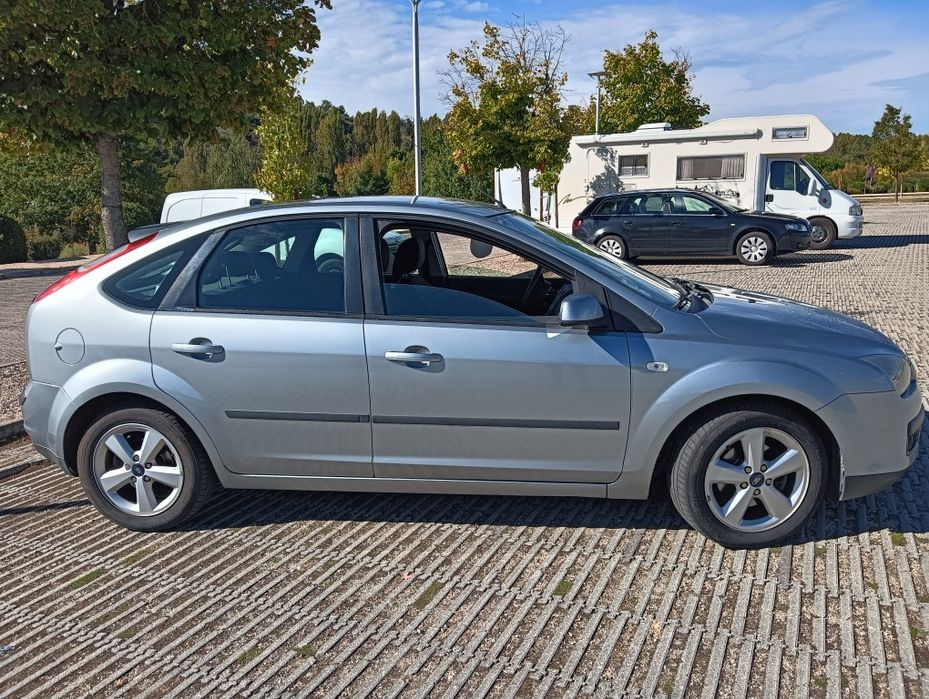 Ford Focus 1.6 TDCi Diesel ECONÔMICO foto 3