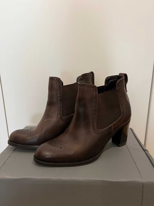 Botins Zilian em couro, tamanho 35. 2 por 40€