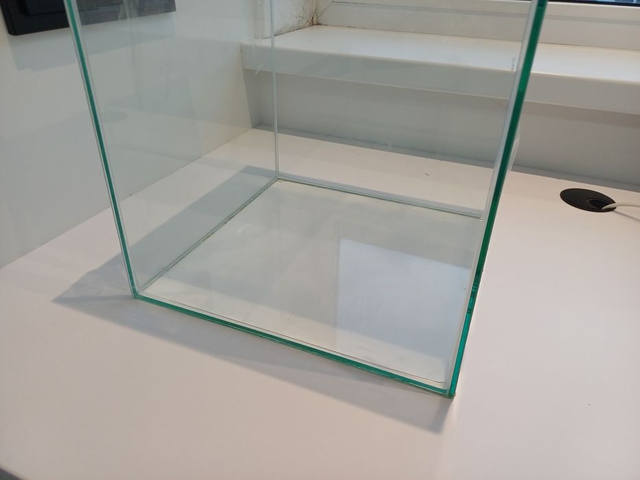 Продам Акваріум 29×29×30