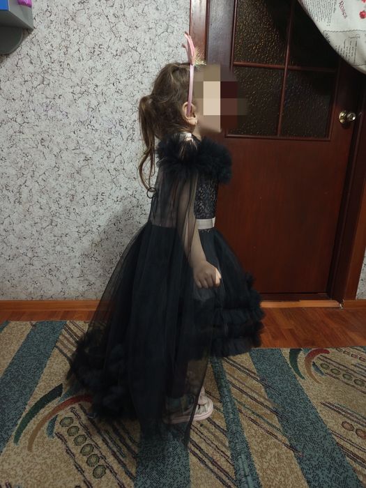 Випускна сукня ( карнавальна)