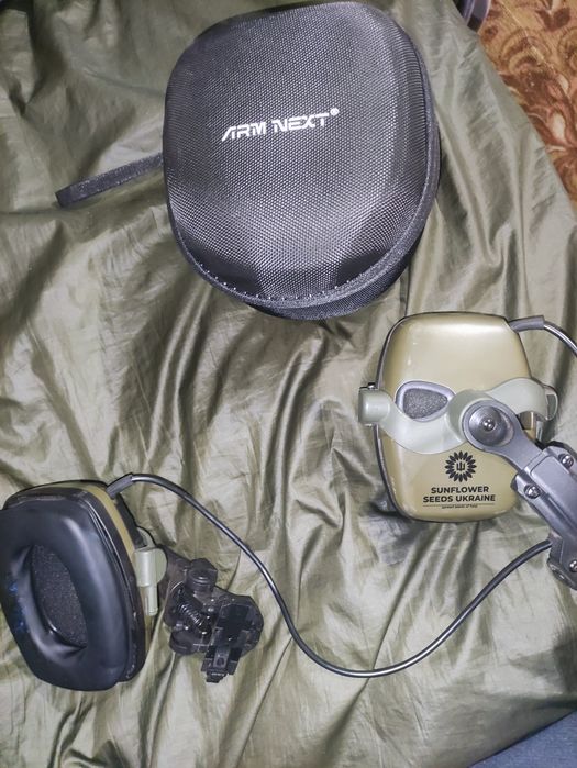 Продам чебурашки та чохол (+ наушники Impact в подарок Волонтерські)