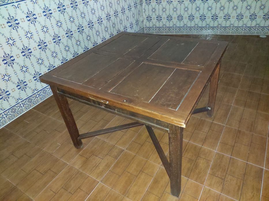 Mesa clássica extensível