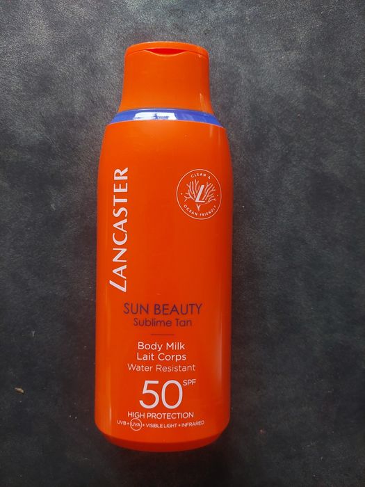 Mleczko do ciała  50spf Lancaster