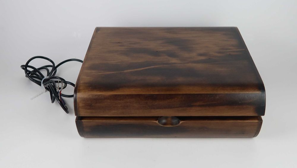 Telefone antigo em caixa madeira Art Deco