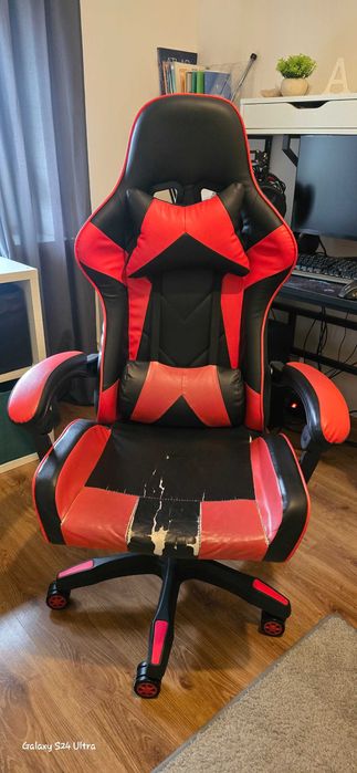 Fotel gamingowy czerwono czarny