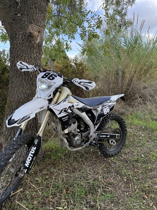 Suzuki RMZ 250 matriculada