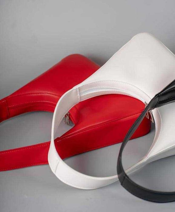 Біла сумка багет