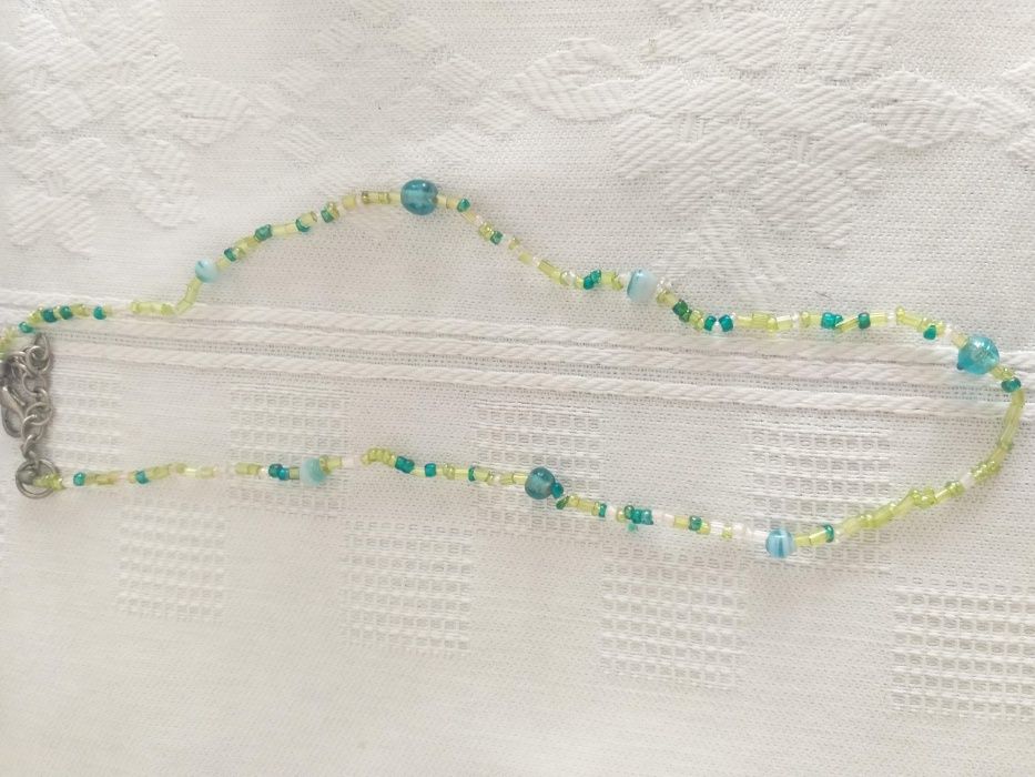 Colar em missangas (novo)