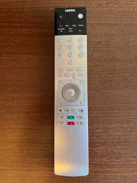 TV Loewe Individual Dual 32" Selection + podstawa + uchwyty + pilot