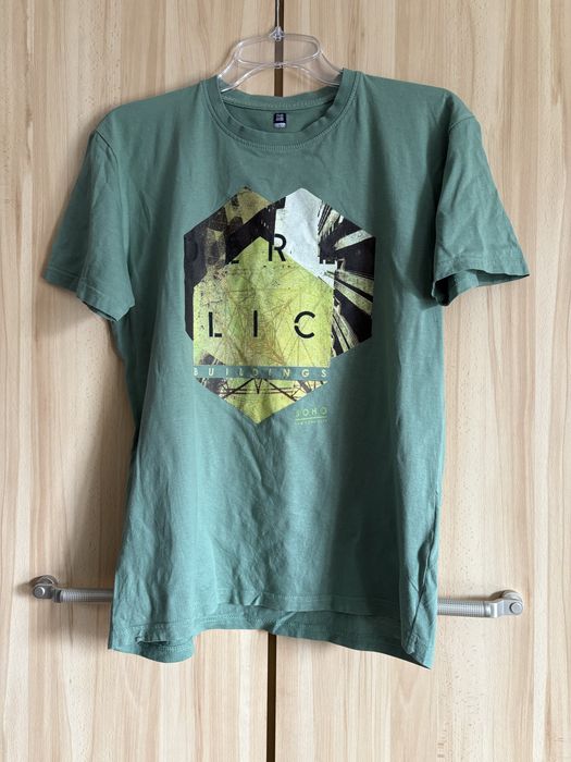 Zielona koszulka z nadrukiem