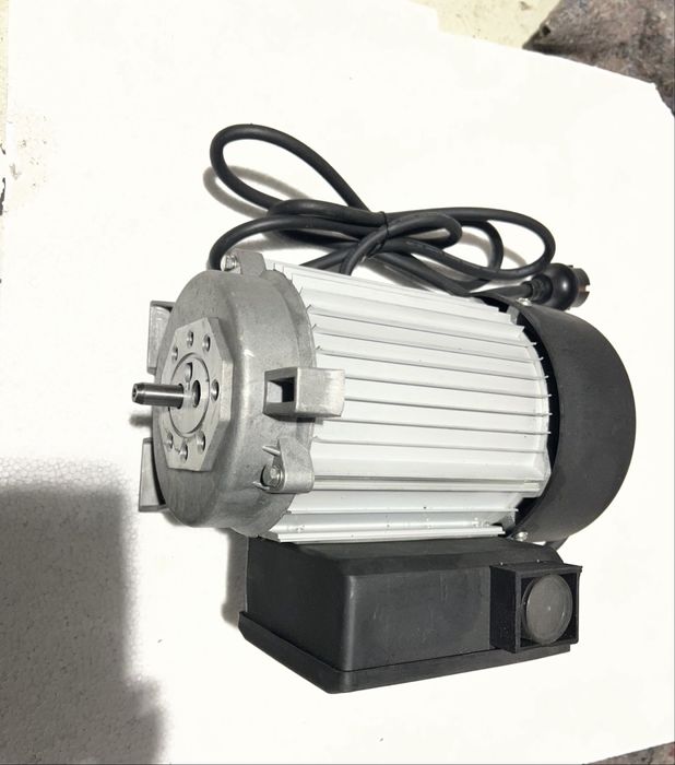 Silnik razem z pompa hydrauliczna do łuparki