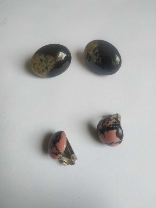 Продам изделия бижутерия, брошки.