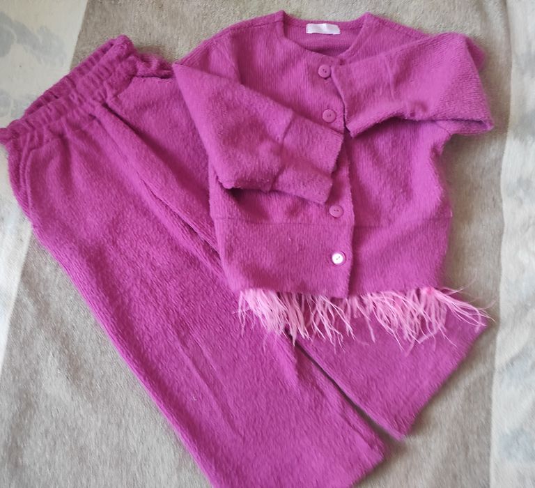 Костюм на дівчинку.