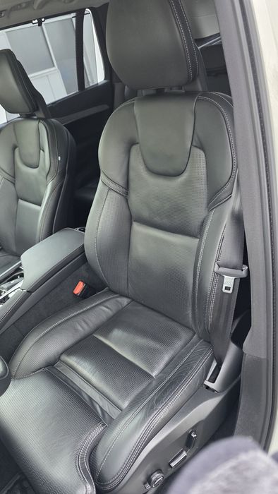 VOLVO  XC-90  B5