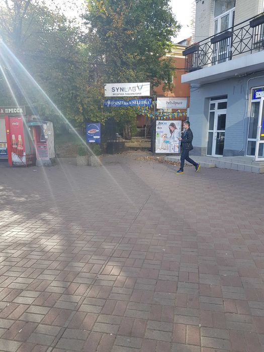 Дворец Спорта у входа — будет море народа!