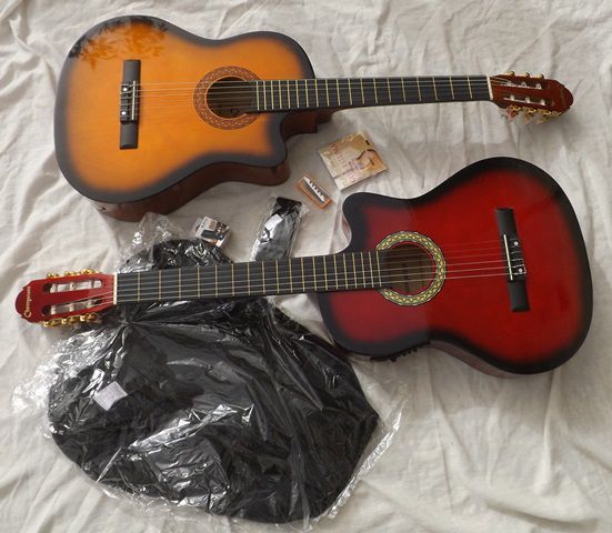 Guitarra clássica eletrificada - modelo cutaway nova