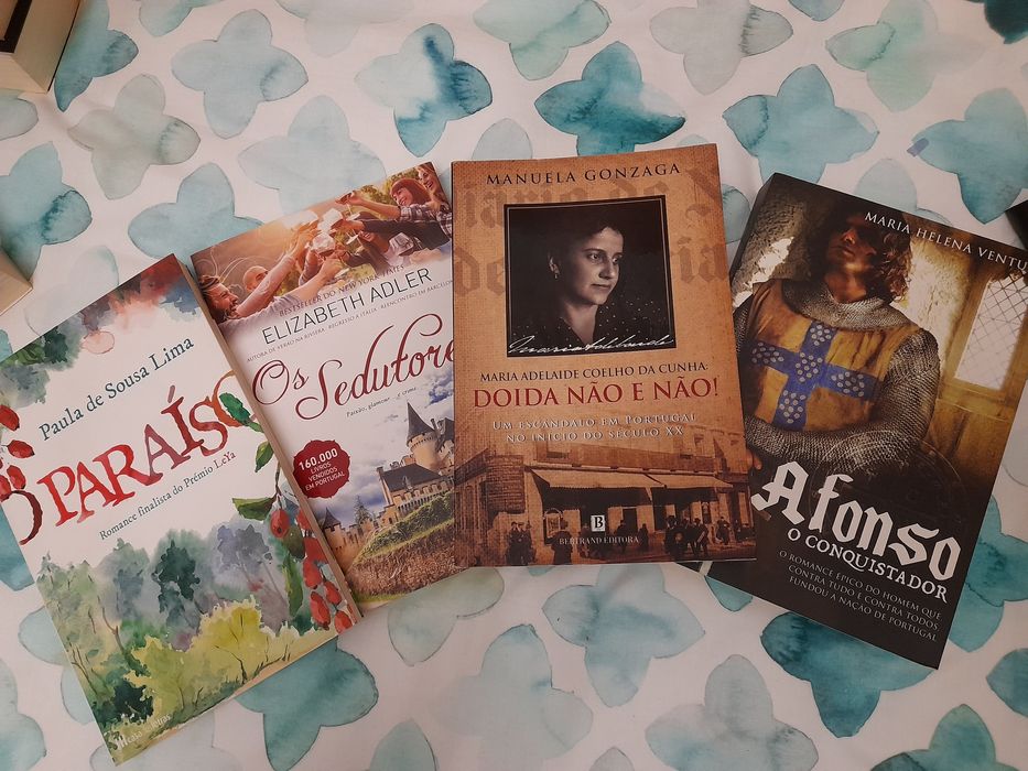 Livros variados como novos