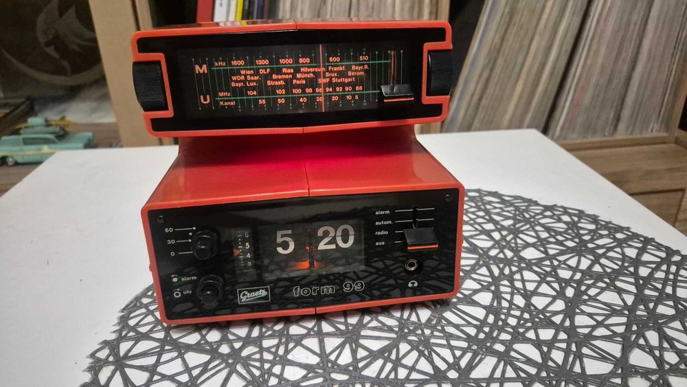 Zegar klapkowy radio budzik Graetz form 99