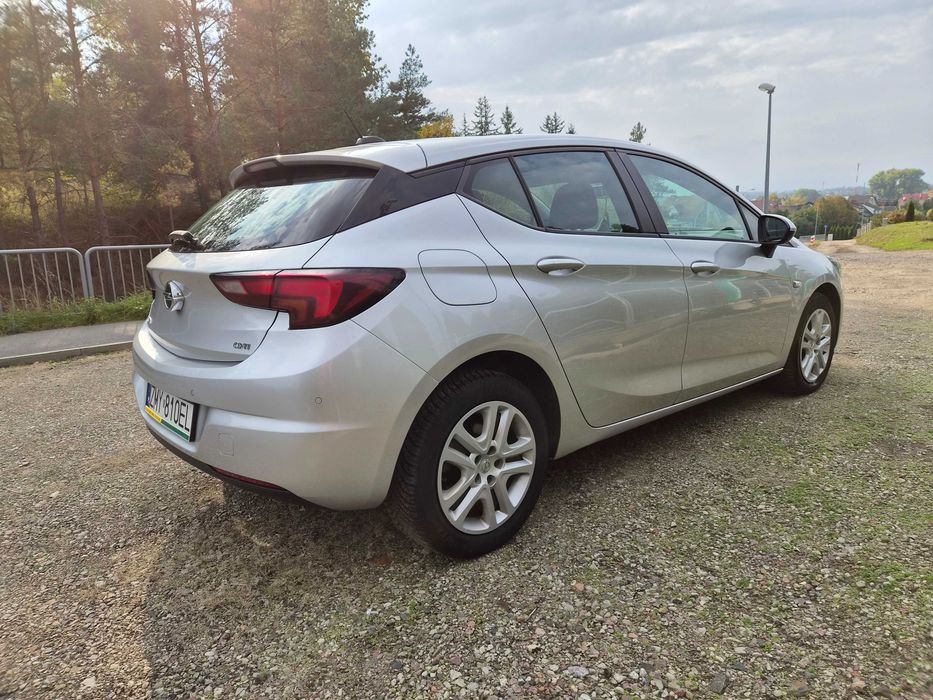 Opel  Astra 1.6 TDCI