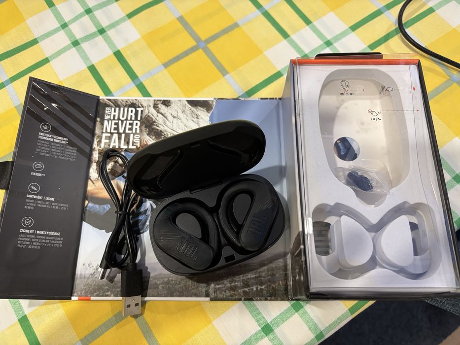 Auriculares JBL endurance peak II preto