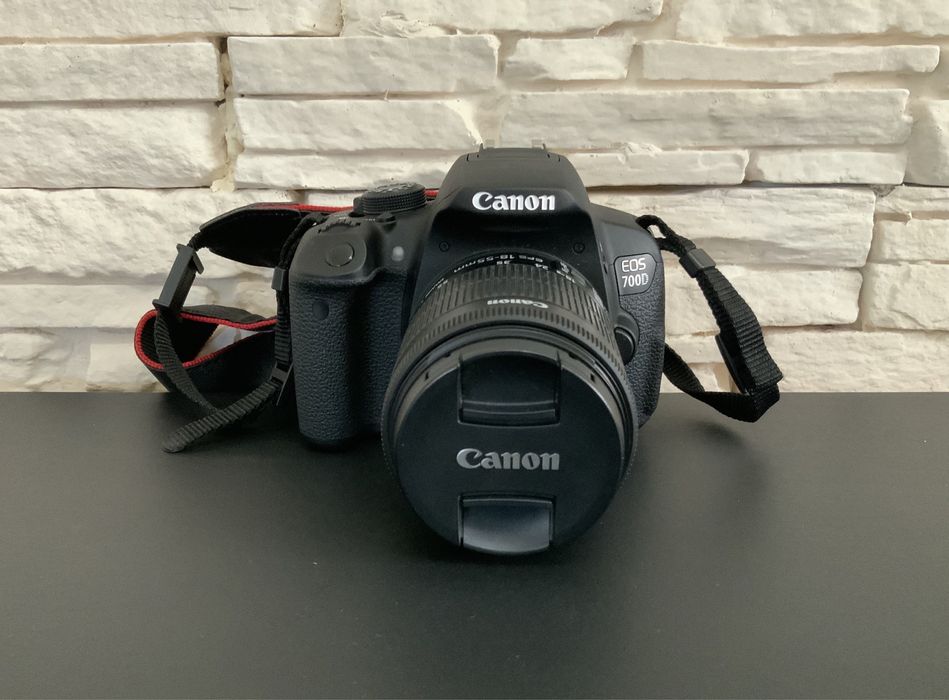 Maquina fotografica Canon 700D