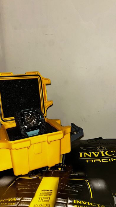Relógio invicta novo na caixa