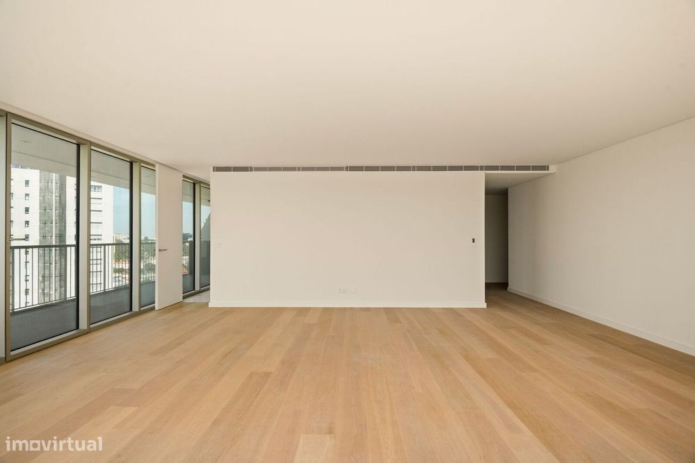 Apartamento T4 + 1 com piscina, Nova Campolide, Lisboa