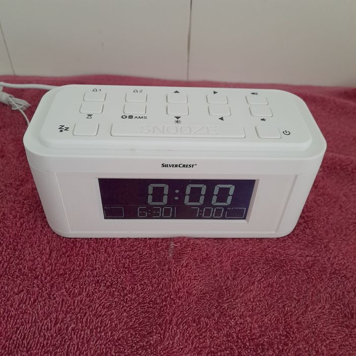 Radio despertador porta USB