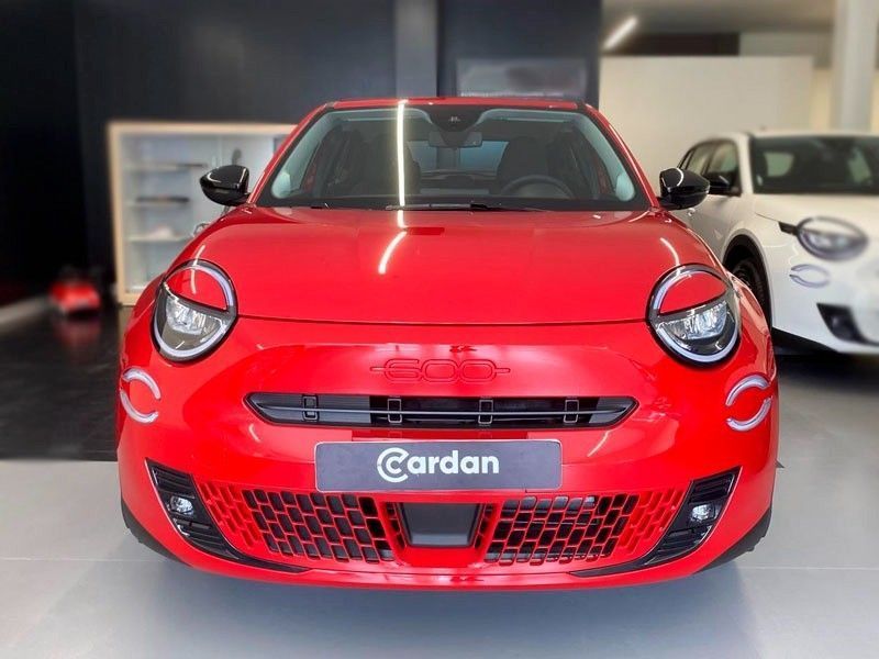 Fiat 600e 54 kWh (RED)