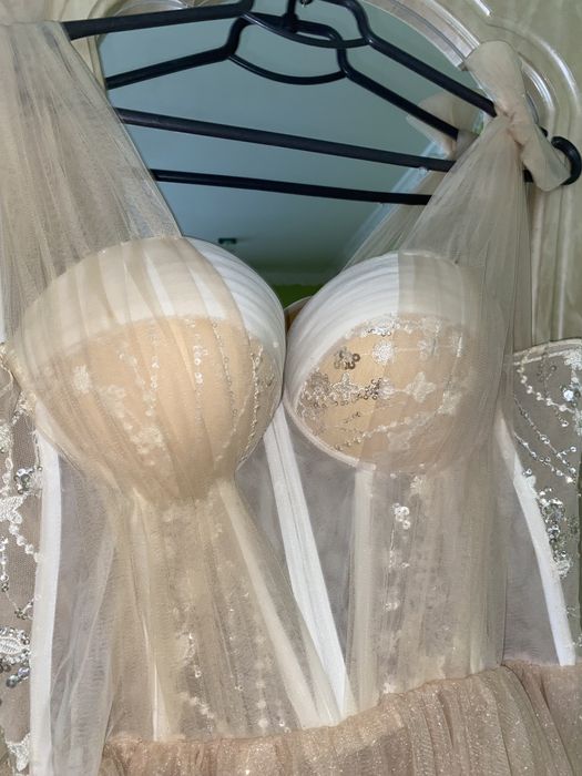 Випускна сукня