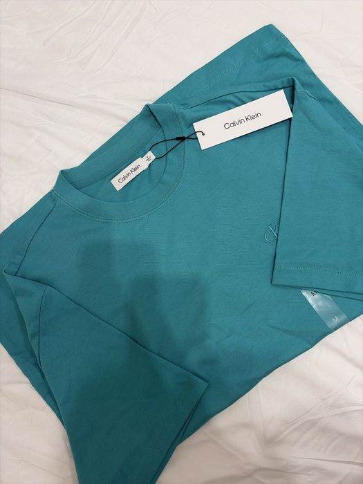 Calvin Klein чоловіча не підійшов розмір.