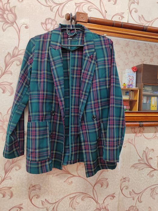 Зеленый костюм в клетку. Модный костюм пиджак брюки