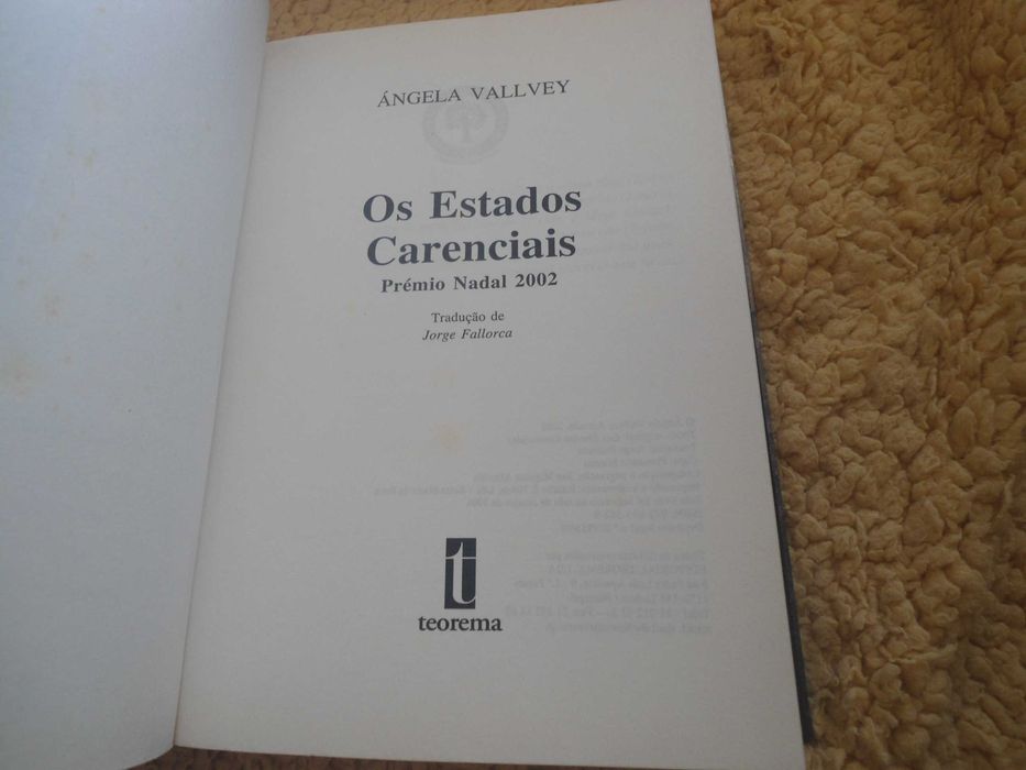 Os Estados Carenciais por Ángela Vallvey