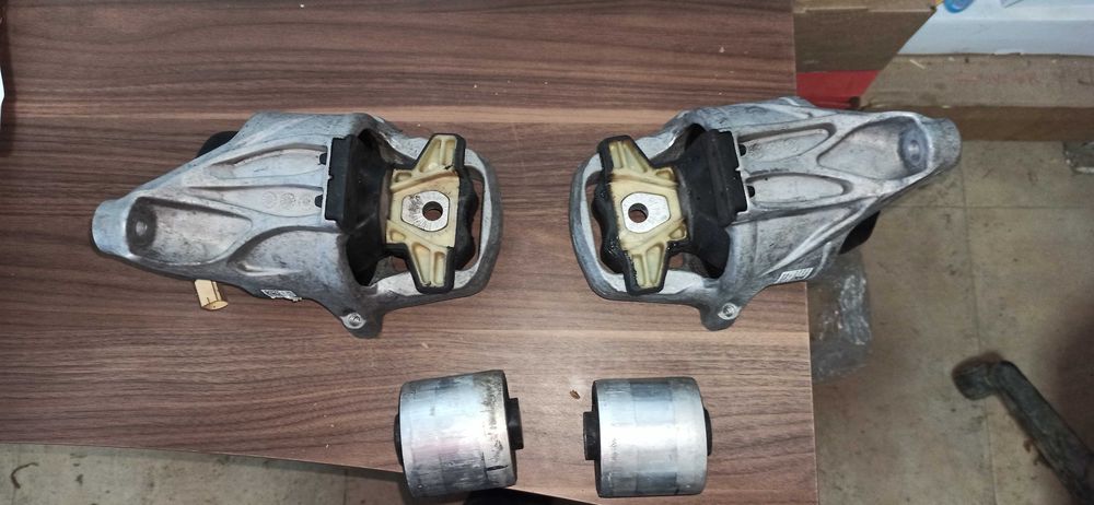 Apoios do motor e apoio suspensão frente Audi A5 coupé F53