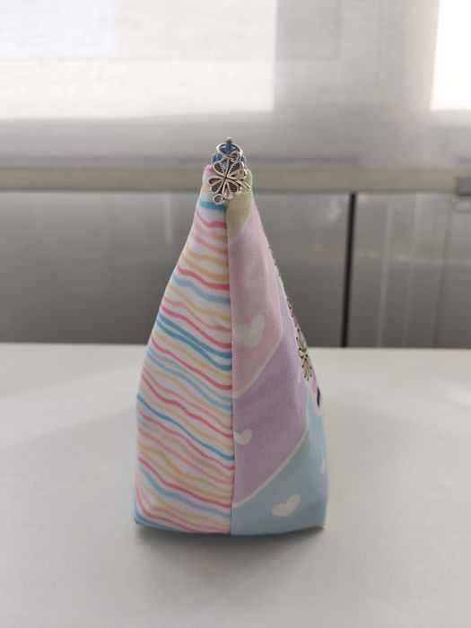 Necessaire feita à mão