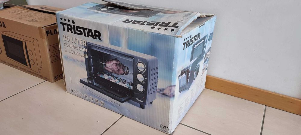 Forno Tristar preto 28 litros em bom estado