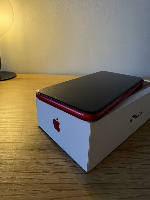 iPhone XR 64 GB czerwony