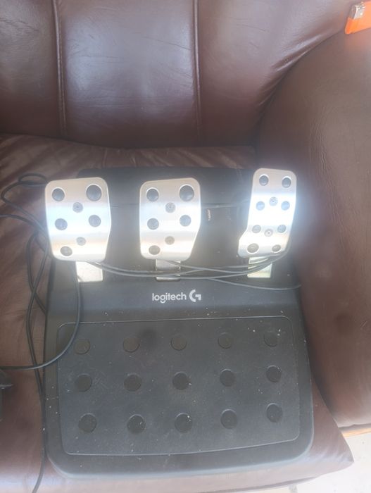 Vendo ou troco volante Logitech G29 com shifter e suporte como novo