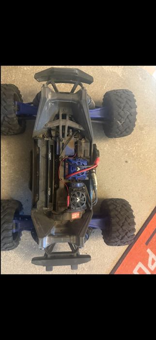 Traxxas maxx widebody