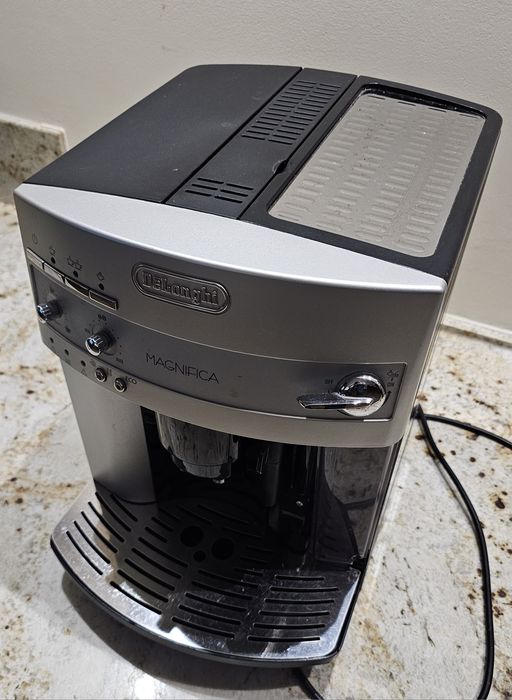 Kawiarka Ekspres DeLonghi Magnifica