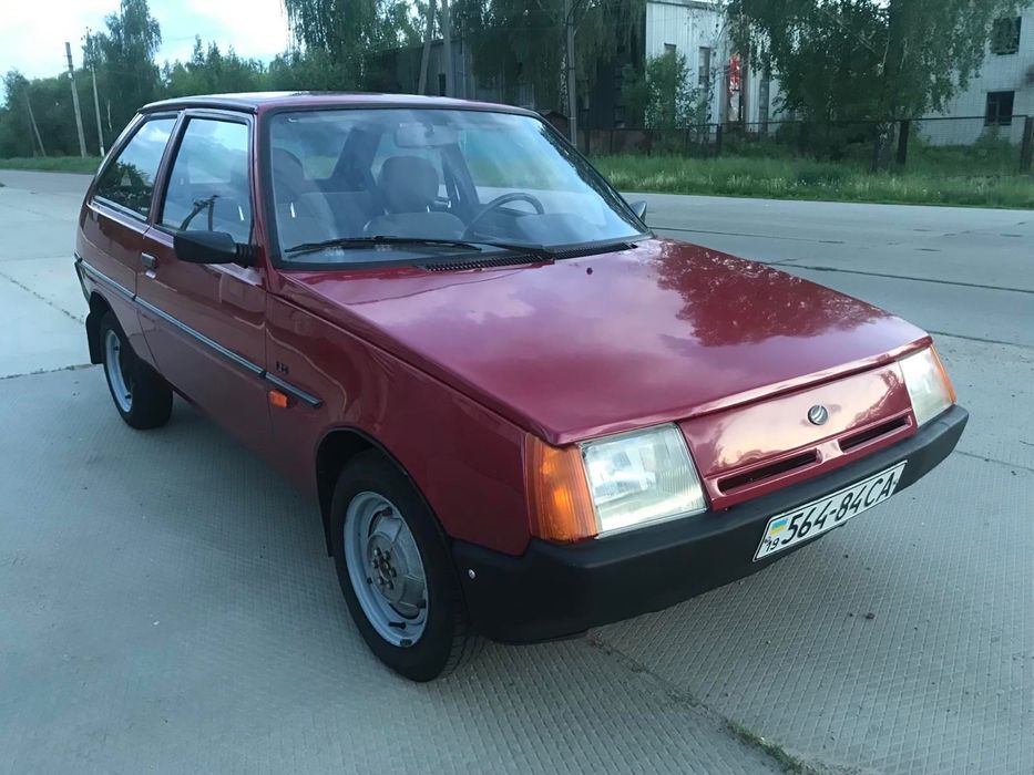 Автомобіль ЗАЗ 1102 Таврія