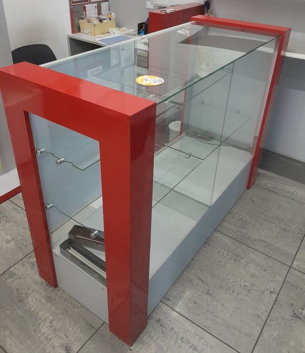 Терміново!Продам меблі для магазину