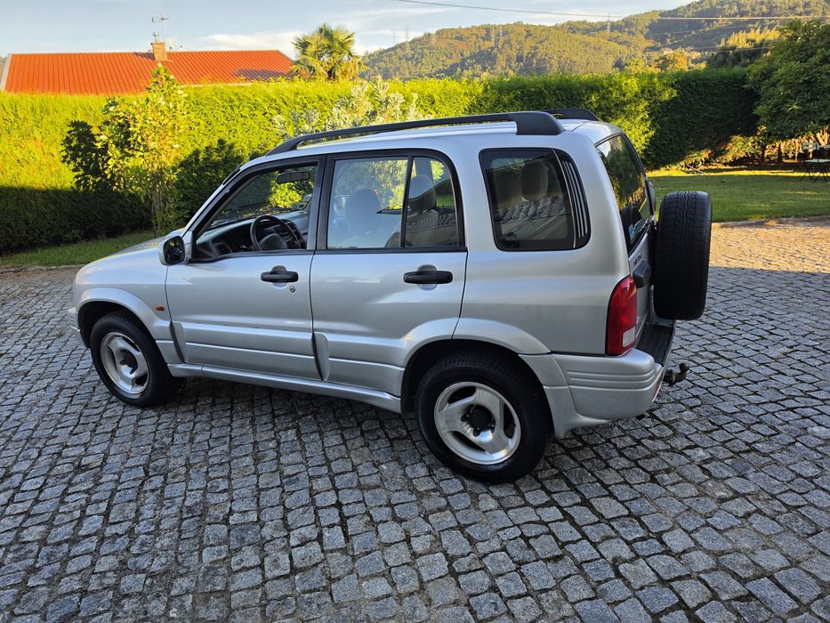 ÚNICO DONO DESDE NOVO, Suzuki grand vitara 2.0 D A/C  ano 2000 como novo  possivel retoma para facilitar o negócio
