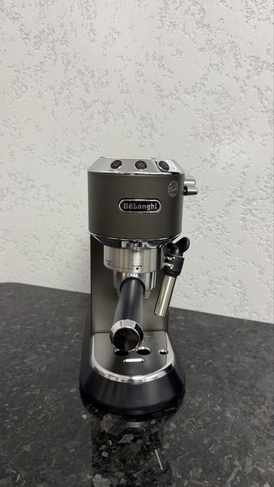 Кавоварка De’Longhi Dedica Arte EC885