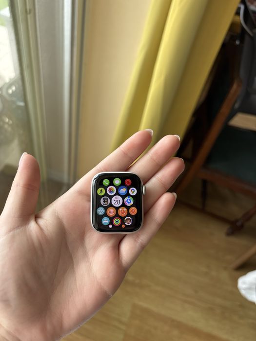 Apple Watch SE 44mm Silver Aluminum – Excelente estado