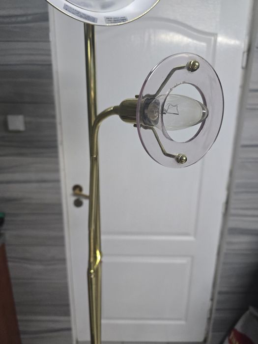 Stojąca, złota, niemiecka lampa