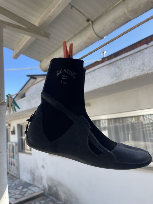 Botas de surf Billabong 3 mm, tamanho 38, em bom estado geral.