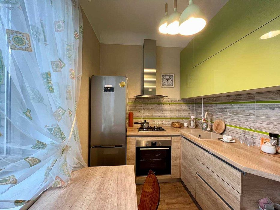 Продається 2-кімнатна квартира на бульварі Марії Примаченко