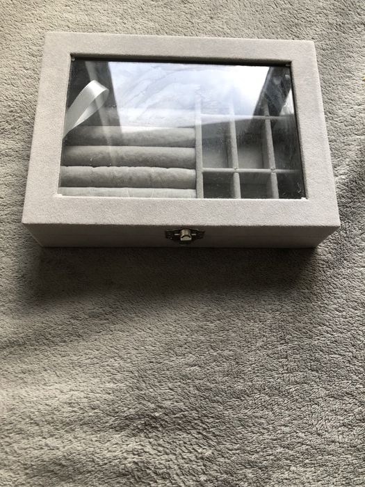 Скринька для прикрас