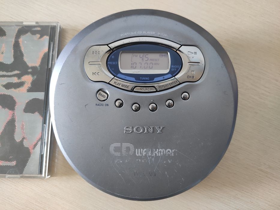CD плеер Sony Walkman D-FJ61